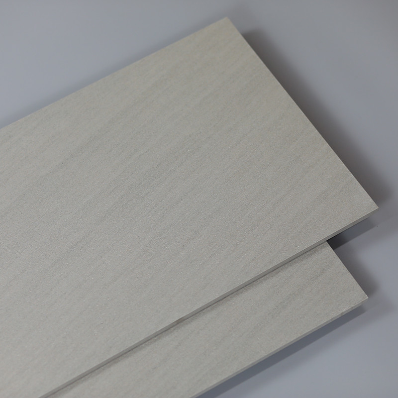 Foshan 300*600mm πορσελάνης αγροτική ολίσθηση χρώματος κεραμιδιών σκούρο γκρι μη για το εγχώριο ξενοδοχείο