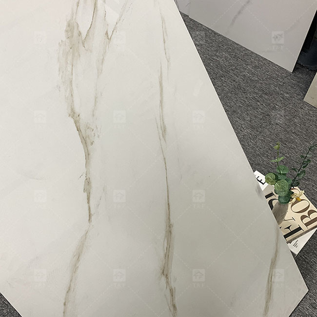 600x1200mm Υψηλό γυαλιστερό Carrara λευκό γυαλιστερό γυαλιστερό πλακάκι για πάτωμα Μαρμάρινο πορσελάνη πλακάκια