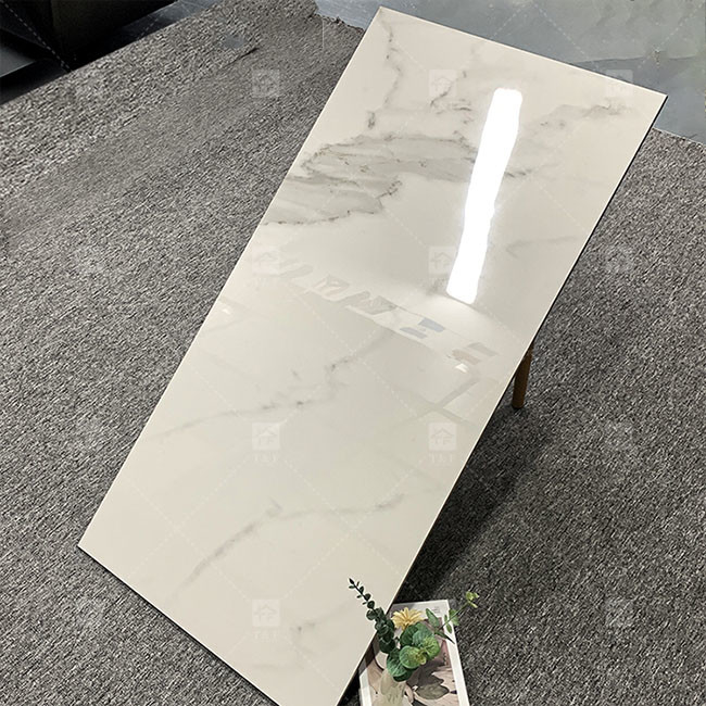 600x1200mm Υψηλό γυαλιστερό Carrara λευκό γυαλιστερό γυαλιστερό πλακάκι για πάτωμα Μαρμάρινο πορσελάνη πλακάκια